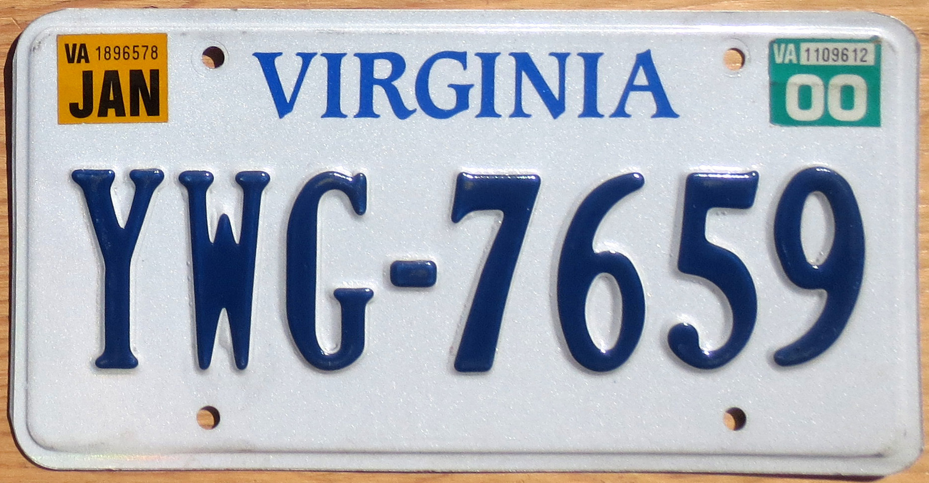 2000 Virginia vg+ | Automobile License Plate Store: Collectible License