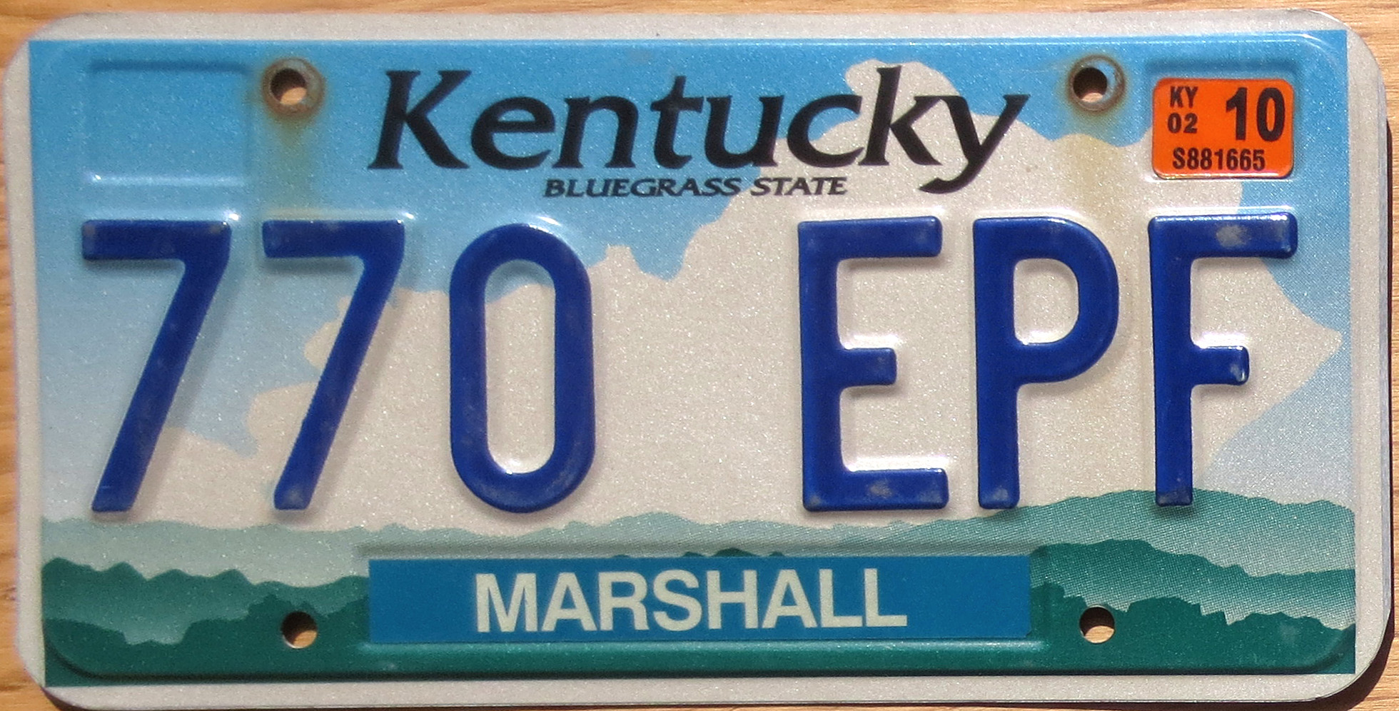 2002 Kentucky vg- | Automobile License Plate Store: Collectible License