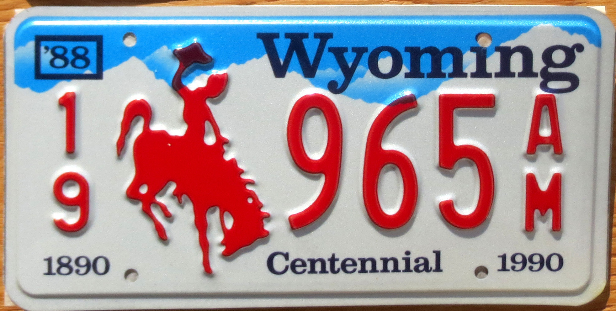 1988 Wyoming mint Automobile License Plate Store Collectible License