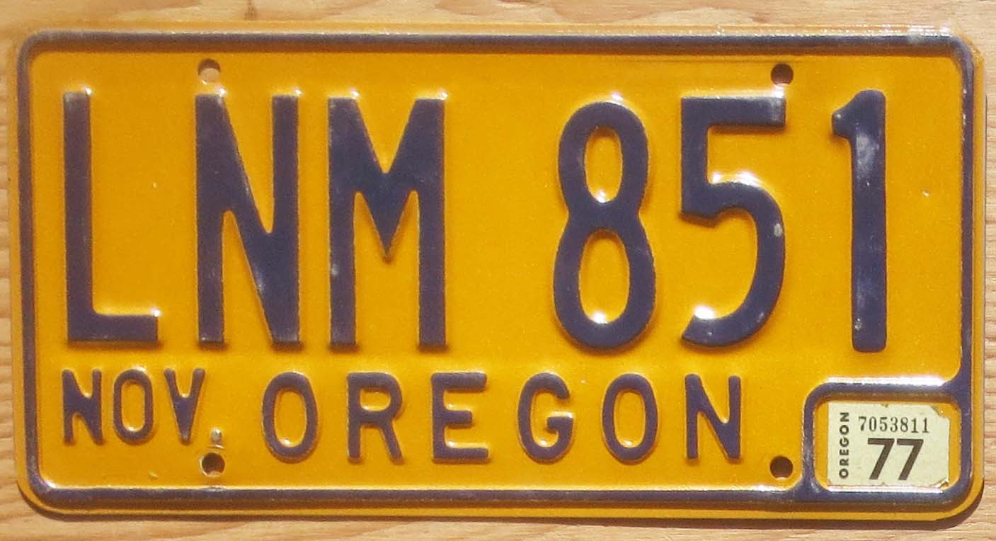 1977 Oregon orange vg+ Automobile License Plate Store Collectible