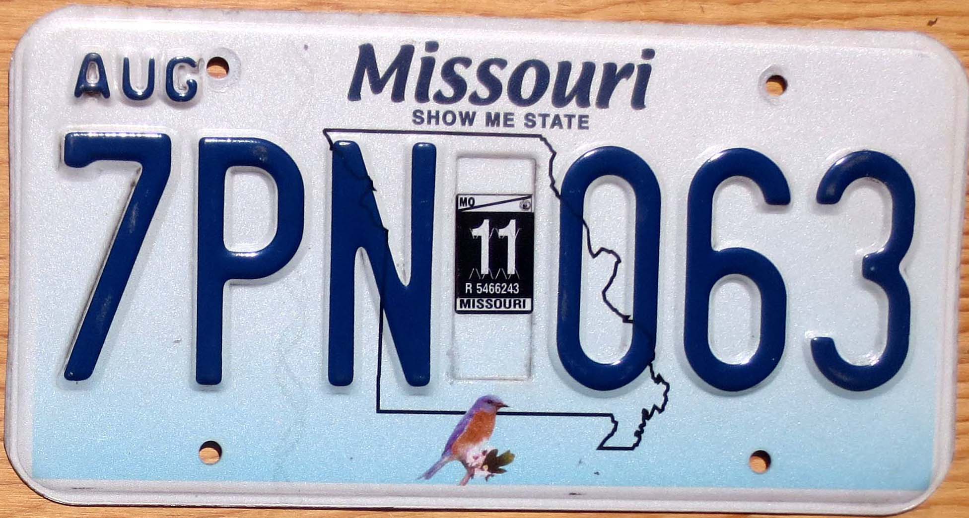 2011 Missouri vg+ Automobile License Plate Store Collectible License