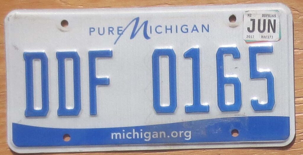 2017-michigan-pure-vg-automobile-license-plate-store-collectible