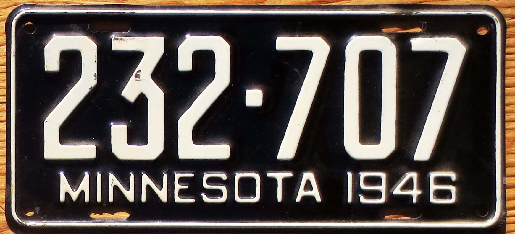 1946-minnesota-vg-ex-automobile-license-plate-store-collectible